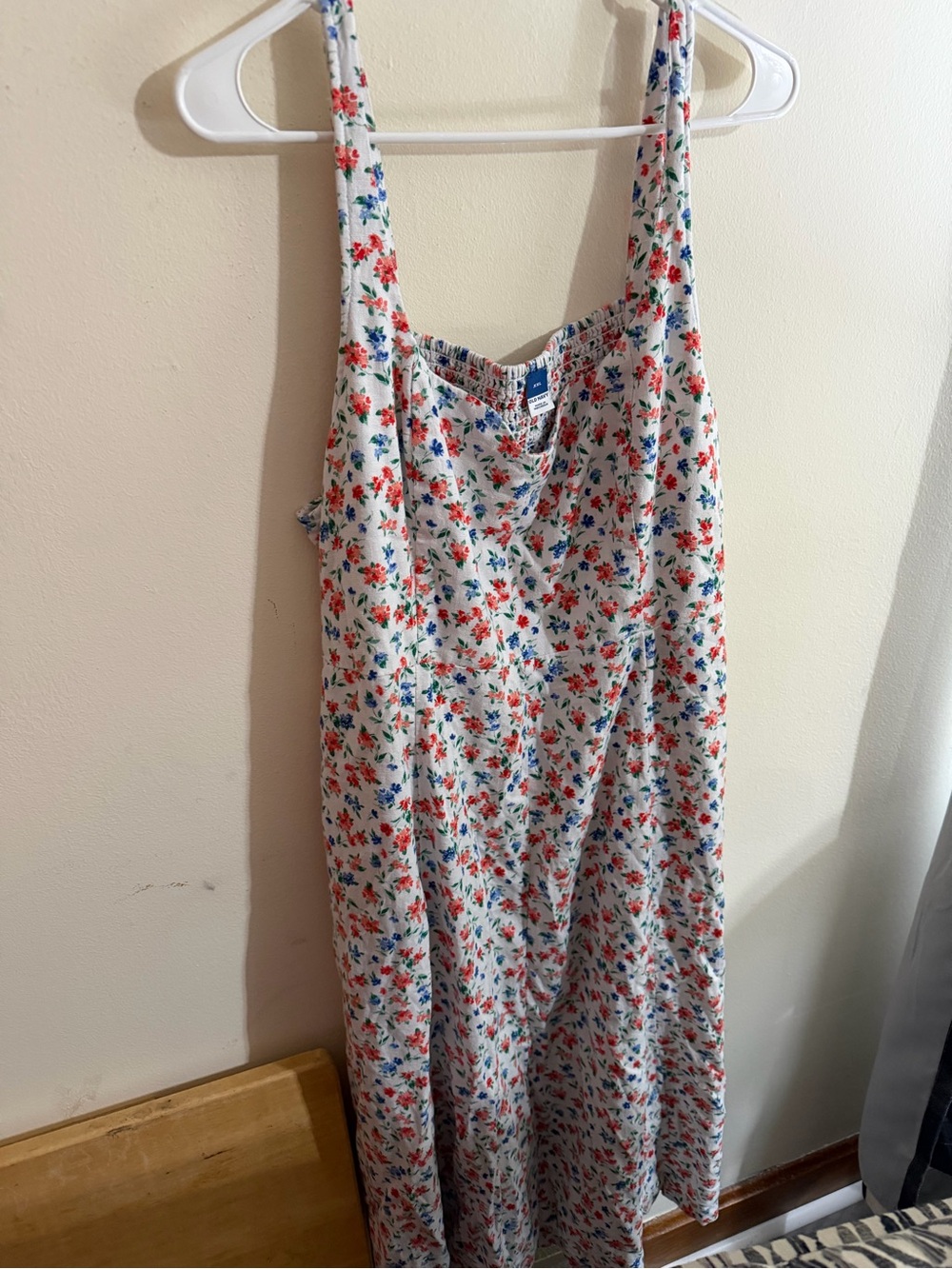 NWT Old Navy Size XXL White Sundress with Red and Blue Floral Print Midi